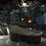 Aloelux ! - Private With Jacuzzi, Cinema ,massage ,wonderful View, Art Desing וילה *