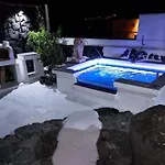 Aloelux ! - Private With Jacuzzi, Cinema ,massage ,wonderful View, Art Desing וילה *