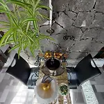 וילה Aloelux ! - Private With Jacuzzi, Cinema ,massage ,wonderful View, Art Desing *