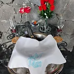 Aloelux ! - Private With Jacuzzi, Cinema ,massage ,wonderful View, Art Desing *