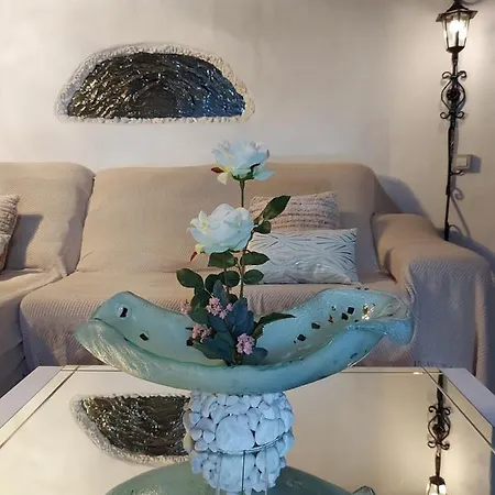 Aloelux ! - Private With Jacuzzi, Cinema ,massage ,wonderful View, Art Desing *