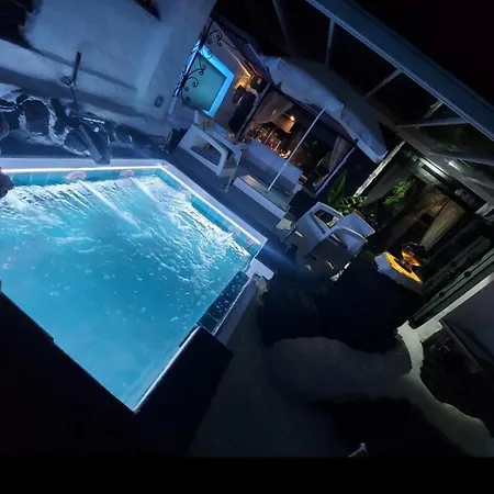 Aloelux ! - Private With Jacuzzi, Cinema ,massage ,wonderful View, Art Desing Conil