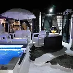 Βίλα Aloelux ! - Private With Jacuzzi, Cinema ,massage ,wonderful View, Art Desing