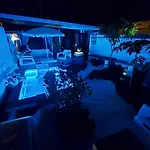 Aloelux ! - Private With Jacuzzi, Cinema ,massage ,wonderful View, Art Desing
