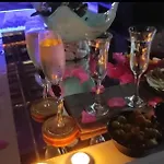 Aloelux ! - Private With Jacuzzi, Cinema ,massage ,wonderful View, Art Desing