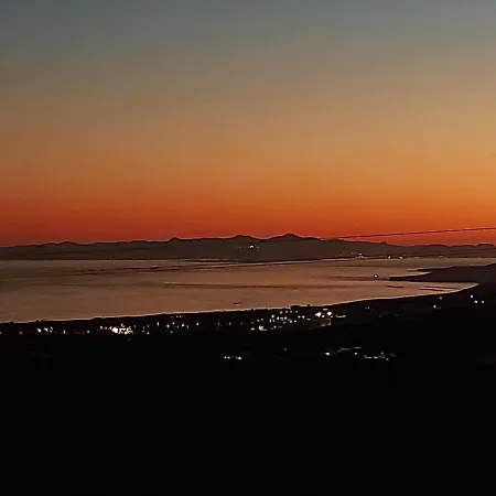 Aloelux ! - Private With Jacuzzi, Cinema ,massage ,wonderful View, Art Desing فيلة