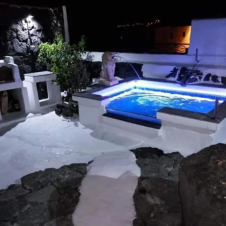 Aloelux ! - Private With Jacuzzi, Cinema ,massage ,wonderful View, Art Desing Villa *