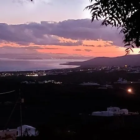 Aloelux ! - Private With Jacuzzi, Cinema ,massage ,wonderful View, Art Desing *