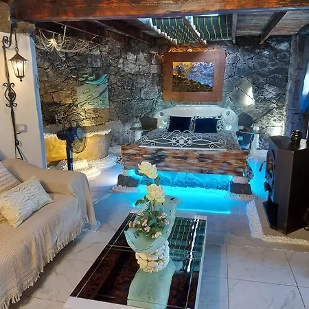 Aloelux ! - Private With Jacuzzi, Cinema ,massage ,wonderful View, Art Desing Conil