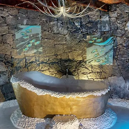 Aloelux ! - Private With Jacuzzi, Cinema ,massage ,wonderful View, Art Desing Conil