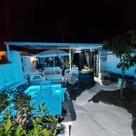 Aloelux ! - Private With Jacuzzi, Cinema ,massage ,wonderful View, Art Desing