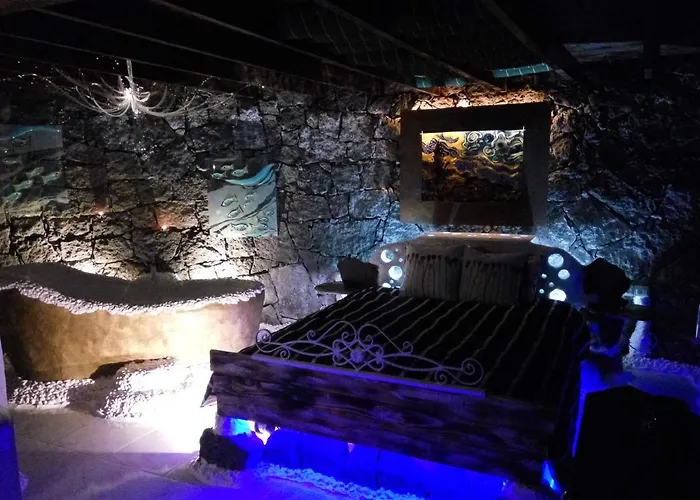 Aloelux ! - Private With Jacuzzi, Cinema ,massage ,wonderful View, Art Desing Villa