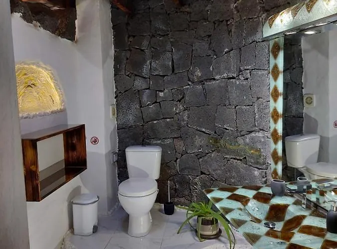 Aloelux ! - Private With Jacuzzi, Cinema ,massage ,wonderful View, Art Desing Βίλα *