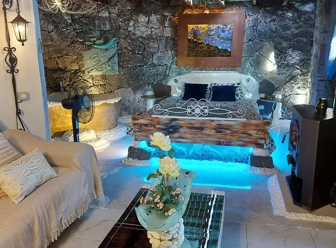 Aloelux ! - Private With Jacuzzi, Cinema ,massage ,wonderful View, Art Desing Conil