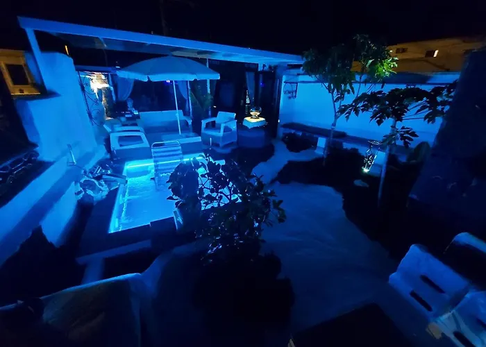 Aloelux ! - Private With Jacuzzi, Cinema ,massage ,wonderful View, Art Desing