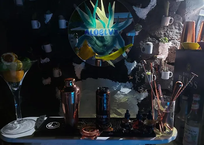 Aloelux ! - Private With Jacuzzi, Cinema ,massage ,wonderful View, Art Desing Conil