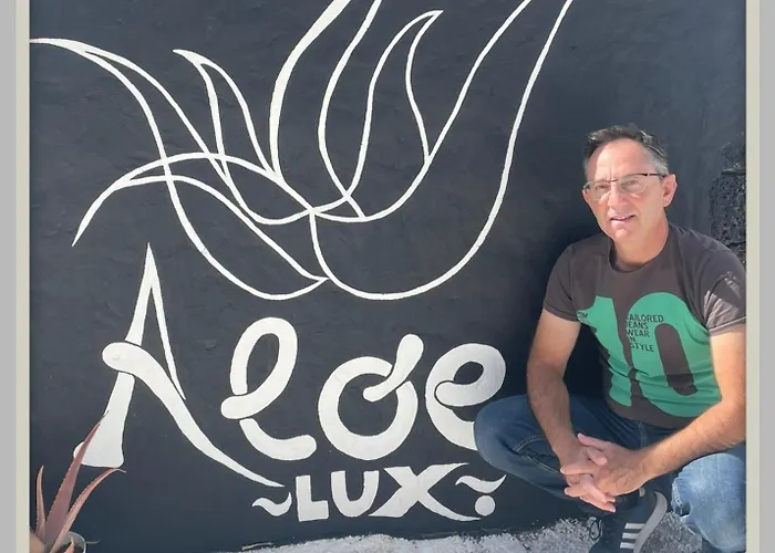 Aloelux ! - Private With Jacuzzi, Cinema ,massage ,wonderful View, Art Desing Βίλα